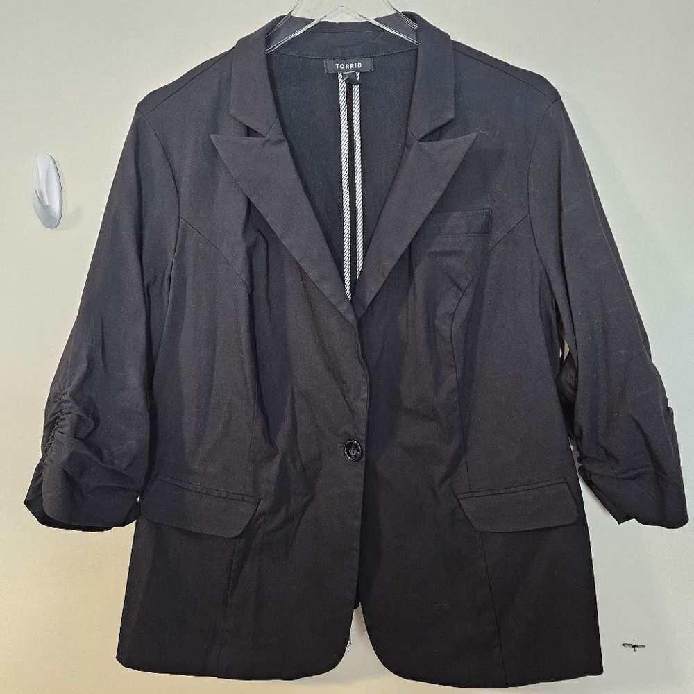 Torrid Cut Away Fit Blazer Jacket Stretch 3/4 Ruched Sleeve Women's Black Plus S